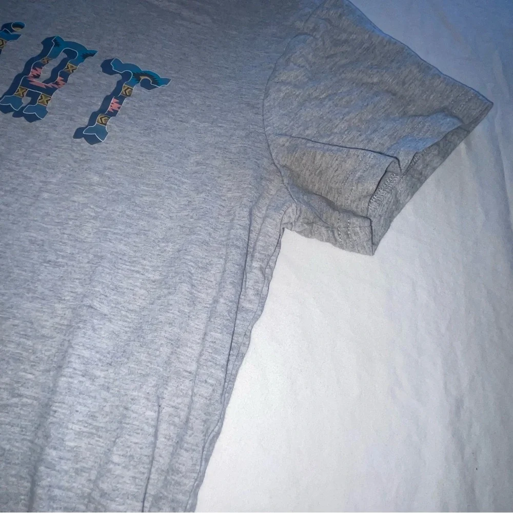 Ariat R.E.A.L. Relaxed Fit Women’s Small Gray Western Short Sleeve T- Shirt - Picture 3 of 9